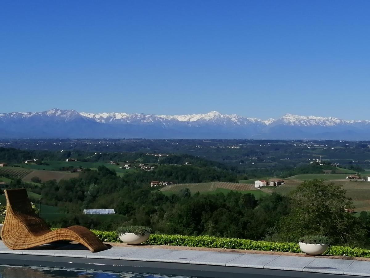 Reva Residences And Pool Monforte D'Alba Bagian luar foto