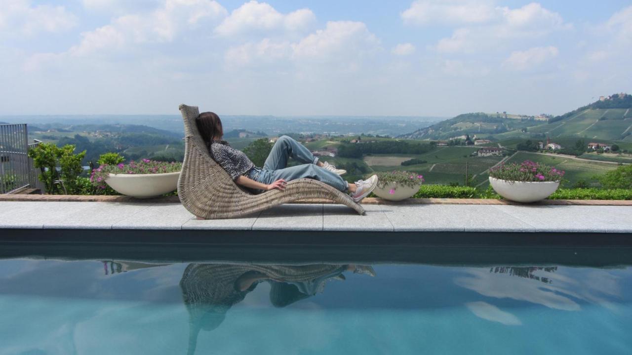 Reva Residences And Pool Monforte D'Alba Bagian luar foto