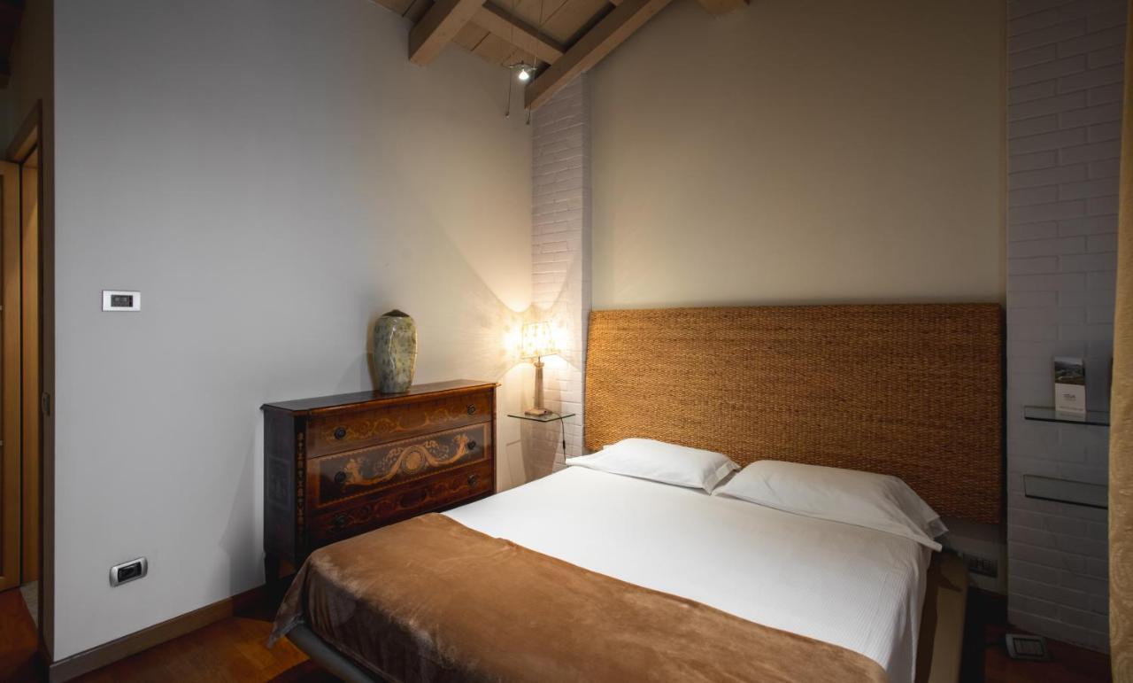 Reva Residences And Pool Monforte D'Alba Bagian luar foto