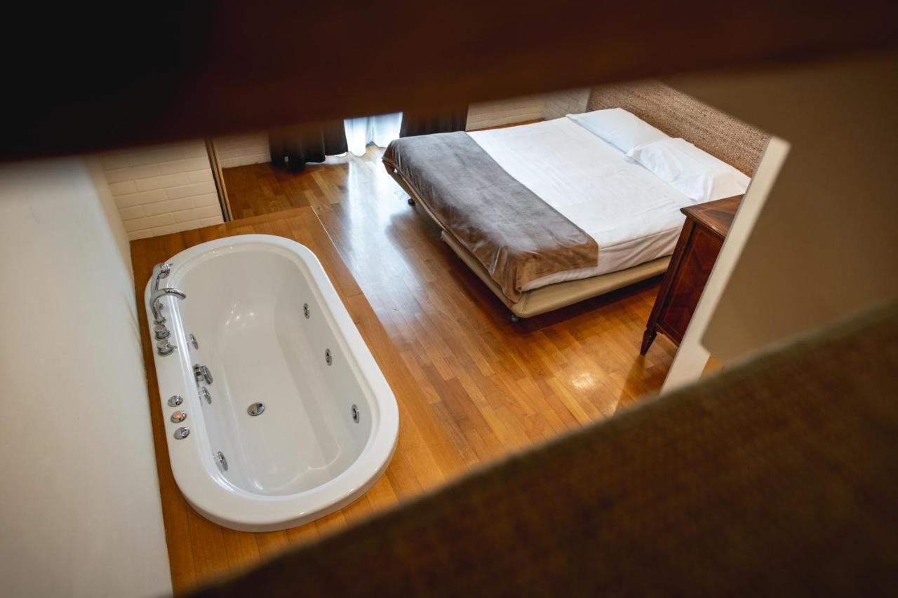 Reva Residences And Pool Monforte D'Alba Bagian luar foto