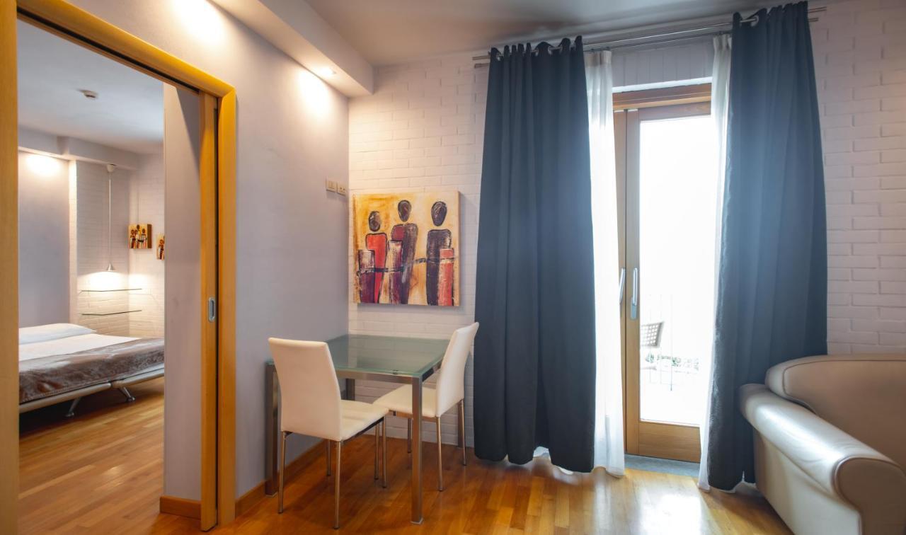 Reva Residences And Pool Monforte D'Alba Bagian luar foto