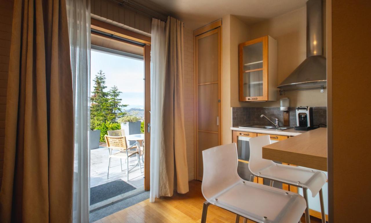Reva Residences And Pool Monforte D'Alba Bagian luar foto