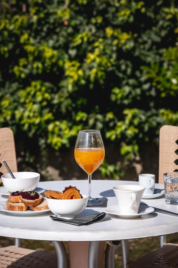 Reva Residences And Pool Monforte D'Alba Bagian luar foto